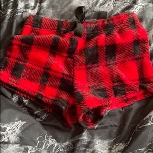 CUTE SHORTS!! Super soft very comfy